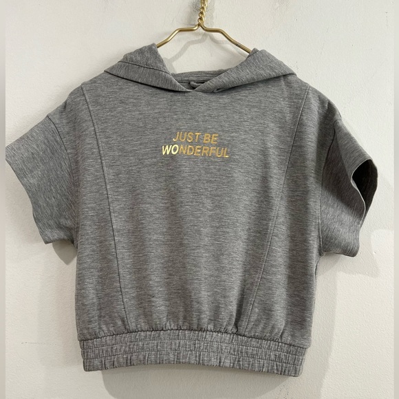 Zara short-sleeved hoodie with elastic waistband and Msg on chest. Size 13-14y - Picture 1 of 7
